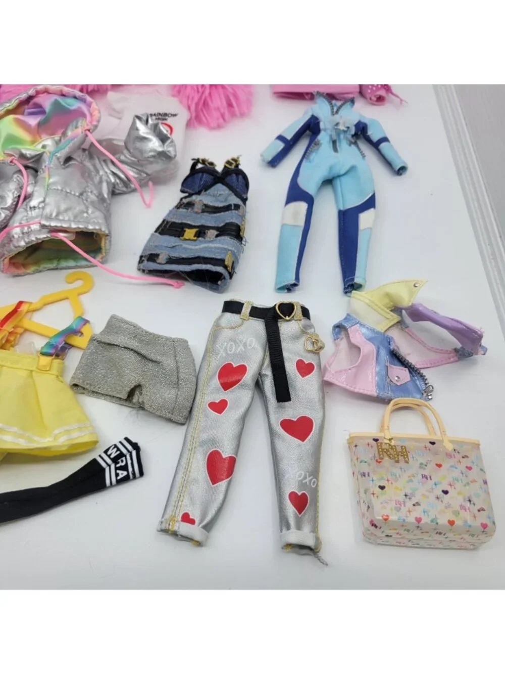 RAINBOW HIGH Doll Clothing Lot of Clothes, Shoes, Accessories - 24 Pieces